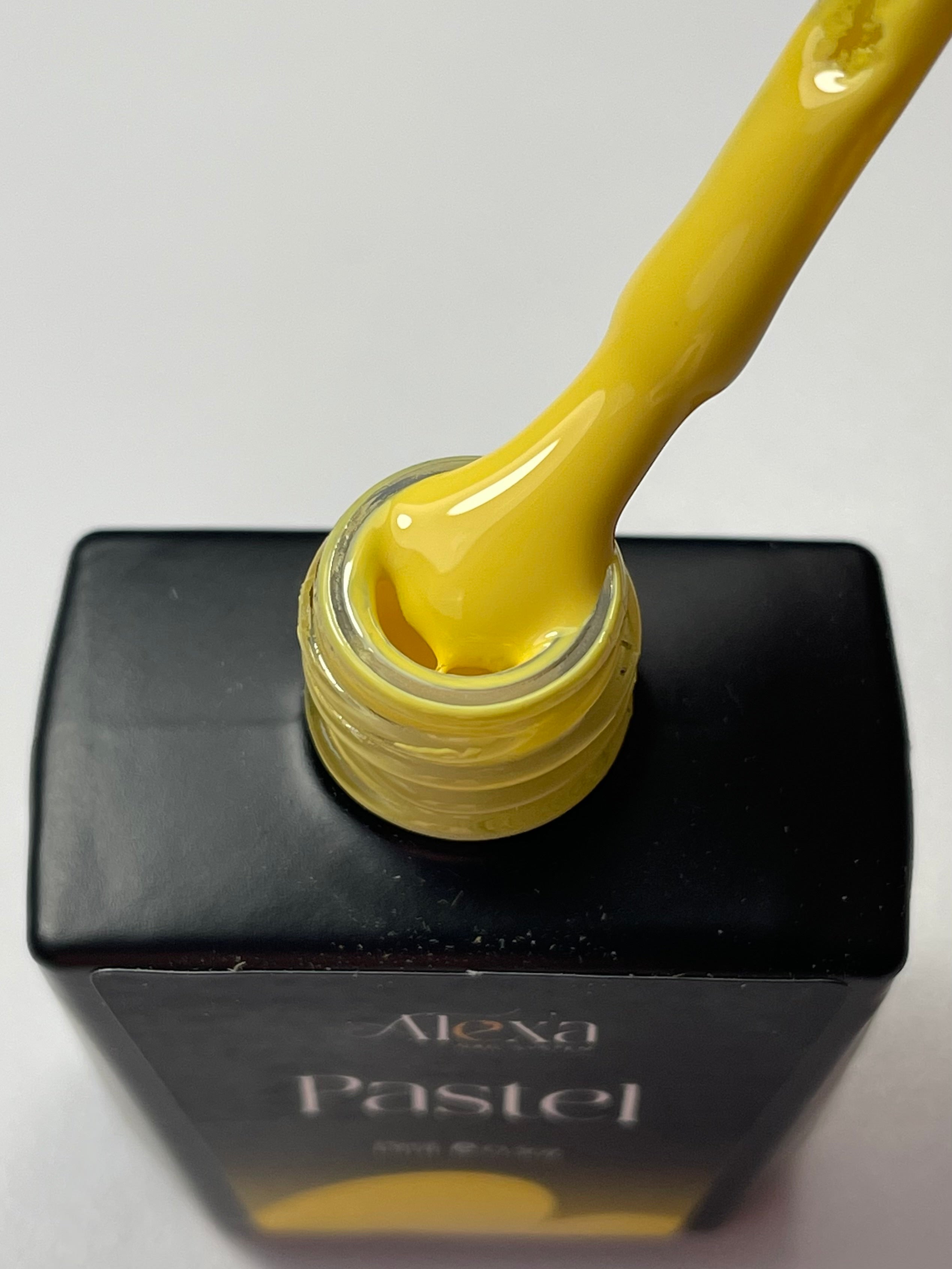 Pastel Amarillo